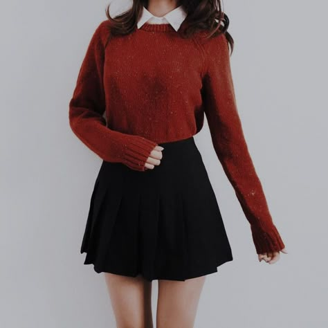 Gryffindor Aesthetic Outfit, Gryffindor Outfit Aesthetic, Gilmore Girls Vibe, Dark Red Sweater, Red Black Outfit, Gryffindor Outfit, Brown Tights, Academia Aesthetic Outfit, Dark Academia Outfit