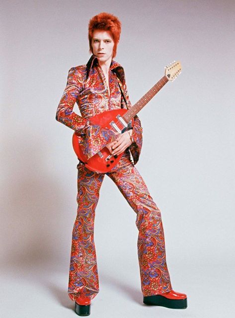 70s Glam Rock, 70s Glam, Elevated Fashion, Marc Bolan, Film Pictures, Edit My Photo, Bunny Outfit, Ziggy Stardust, Secret Sale