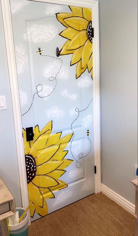 Door Painting Ideas Creative Bedroom, Bedroom Paint Ideas Aesthetic, Door Paint Design Ideas, Things To Paint On Your Door Bedroom, Door Painting Vsco, Door Art Bedroom Paint Creative, Door Murals Painted Easy, Bathroom Door Painting Ideas Creative, Wallpaintings Ideas Bedroom Aesthetic