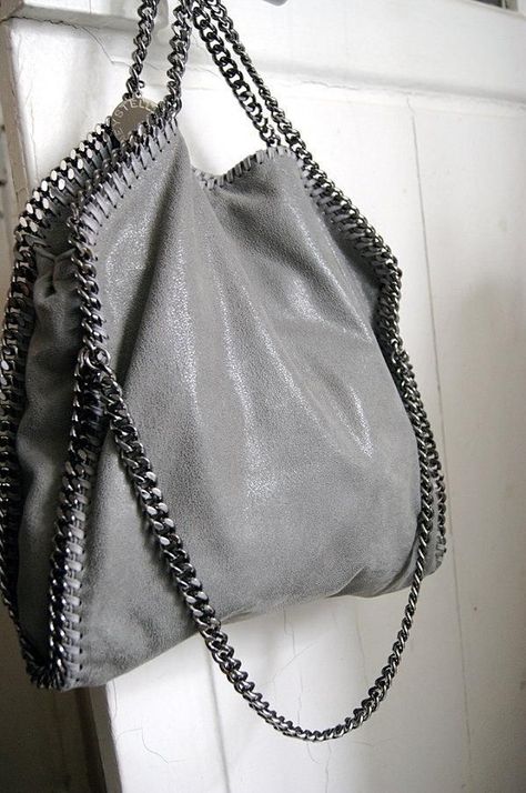 Stella Mcartney, Grey Handbag, Falabella Bag, Mode Shoes, Sac Diy, Stella Mc, Stella Mccartney Falabella, Bag Obsession, Stella Mccartney Bag