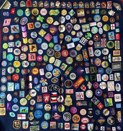 Girl Scout Badges Display, Camp Blanket Badges, Brownies Ideas, Guide Badges, Badge Display, Camp Blanket, Girl Scout Badges, Rainbow Badge, Scout Badges