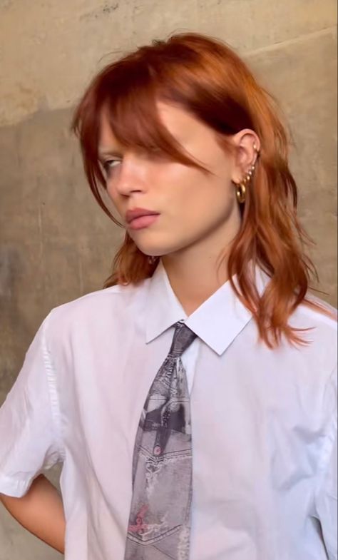 Copper Hair Shag, Shag Hair Round Face, Redhead Wolfcut, Shag On Round Face, Ginger Mullet Women, Shorter Shag Hairstyles, Ginger Shag Haircut, Copper Wolf Cut, Straight Mullet Hairstyle Women