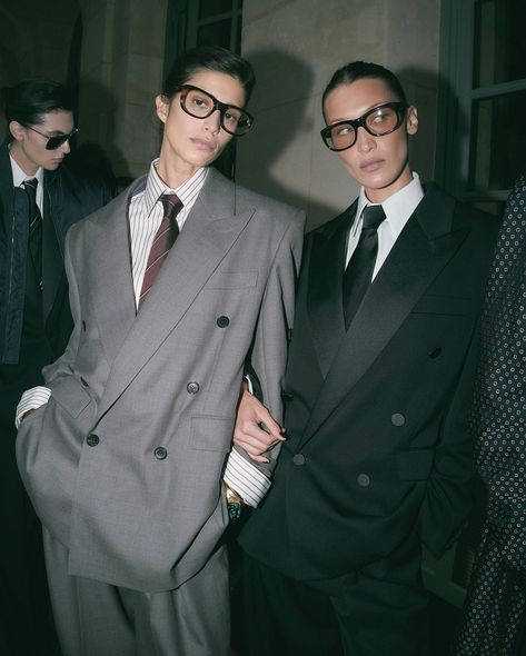 Ysl Runway, Models Backstage, Bella Hadid Outfits, Bella Hadid Style, Woman Suit Fashion, Model Aesthetic, Model Life, Bella Hadid, Minimal Fashion