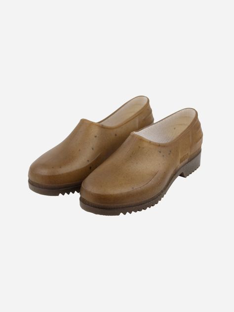 Gardana Clog, Dark Caramel, Garden Clogs, Simple Shoes, Online Closet, European Women, Store Hours, Caramel Color, Shoes Brand