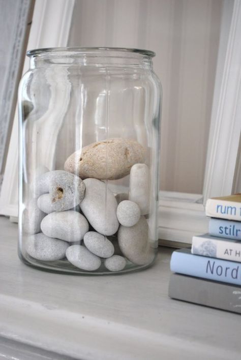 Strand Decor, Deco Marine, Deco Nature, Cottage By The Sea, Steampunk Style, Beach Stones, Business For Kids, Coastal Homes, Beach Cottages