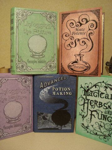 Harry Potter textbook keepsake boxes. I'd love to have these casually scattered among my real books and coffee table. Hogwarts Textbooks, Festa Harry Potter, Anniversaire Harry Potter, Theme Harry Potter, Geek Crafts, Harry Potter Crafts, Harry James Potter, Lord Voldemort, Harry Potter Diy