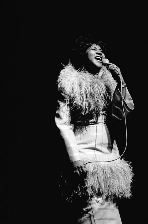 The Queen of Soul spoke to Vogue.com about bringing down the house at the Kennedy Center. Carole King, We Will Rock You, Special Pictures, Atlantic Records, Columbia Records, Women In Music, I'm With The Band, Natural Women, Aretha Franklin