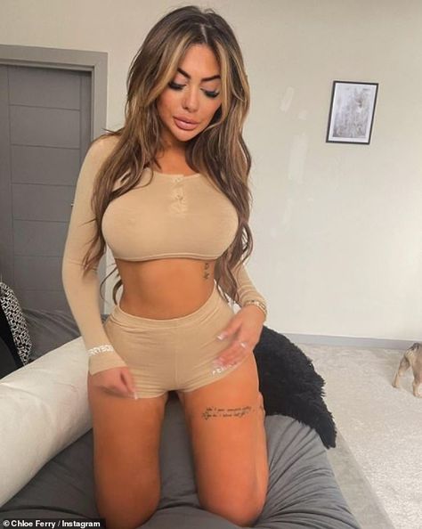 Chloe Ferry, Nude Tops, Geordie Shore, Tattoed Women, Chloe, Two Piece Pant Set, The Incredibles, Hair Styles, Bed