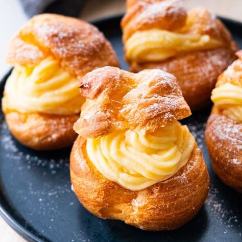 Japanese Cream Puff Custard Puffs, Cream Puff Filling, Easy Custard, Pastry Cream Filling, Cheese Crescent Rolls, Custard Cream, Puff Recipe, Pastry Shells, Custard Filling