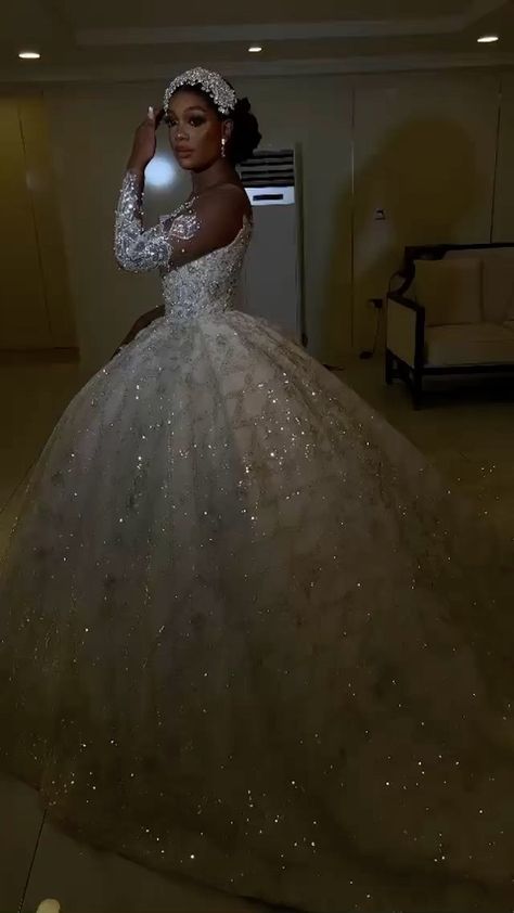 Dresm Wedding Dress, Future Wedding Dress Mermaid, Ballgown Dress Wedding, Prom And Wedding Dresses, Pretty Wedding Dresses Black Women, Bridal Gown Black Women, Wedding Dresses Lace Princess, Cinderella Wedding Dress Black Women, Beautiful Big Wedding Dresses