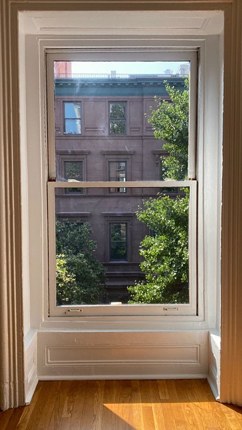 Nyc Apartment Window, City Apartment Aesthetic, New York Apartment Aesthetic, New York Studio Apartment, Nyc Brownstone, Brick Apartment, Apartment Window, New York Bedroom, Apartment Nyc