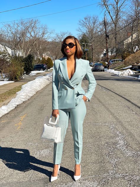 #suitsforwomen #fashion #blackgirlfashion #zarastyle #mint #suittrend #workoutfitswomen #looks Mint Suit Women Outfit, Fever Tree, Workout Fits Women, Corporate Wear, Zara Fashion, Suit Women, Women Outfit, Suits For Women, Mint Green