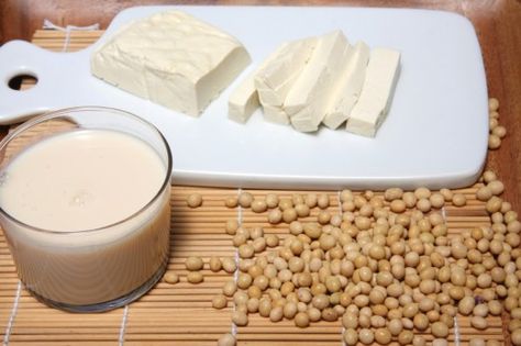 The dangers of soy Silken Tofu Recipes, Homemade Tofu, Silken Tofu, Food Combining, Tofu Recipes, Soy Milk, High Protein Recipes, Protein Foods, Easy Cooking