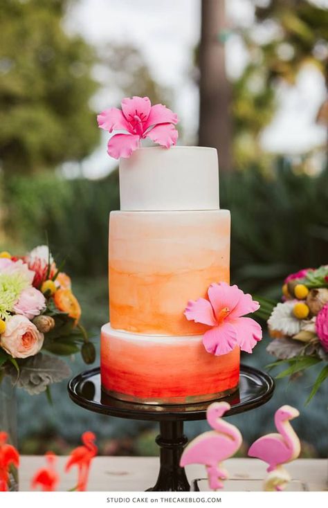 Palm Springs Party, Tropical Wedding Cake, Tropical Wedding Theme, Wedding Cake Ombre, Cake With Flowers, Flamingo Birthday Party, Tropical Bridal Showers, Fiesta Tropical, Watercolor Cake