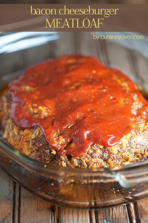 This bacon cheeseburger meatloaf is full of cheese, bacon, and mayo - it's our family's FAVORITE recipe! Rotel Meatloaf, Bacon Cheeseburger Meatloaf, Cheeseburger Meatloaf, Buns In My Oven, Bacon In The Oven, Easy Meatloaf, Bacon Cheeseburger, Bacon Cheese, Family Favorite Meals