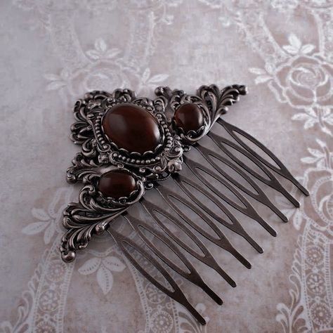 Dark Jewelry Gothic, Vamp Jewelry, Gothic Wedding Shoes, Vampire Accessories, Old Accessories, Victorian Gothic Jewelry, Vampire Jewelry, Victorian Accessories, Gothic Jewellery