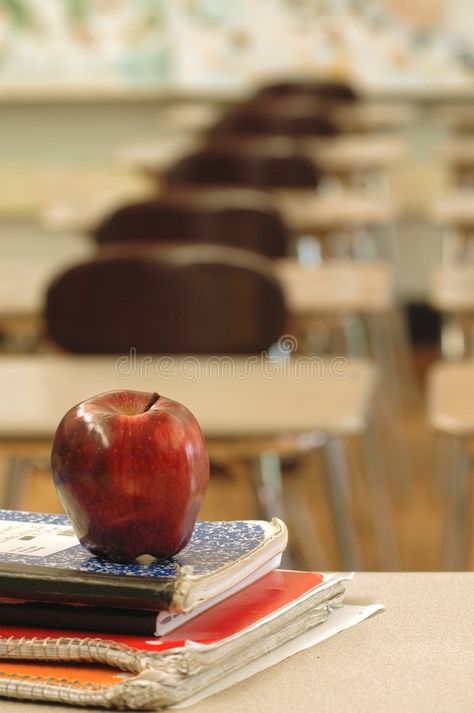 Apples Photography, Teacher Desk, Teacher Apple, Stack Of Books, Social Media Content, Desk, Place Card Holders, Education, Paper Crafts