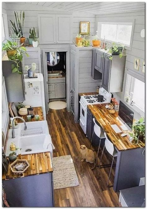 10 Marvelous Tiny House Kitchens That Will Make You Want To Downsize Design Casa Piccola, Tiny House Interior Design, Tiny House Kitchen, Casa Container, House Design Kitchen, Tiny House Interior, Basement Design, Tiny Kitchen, Tiny House Living