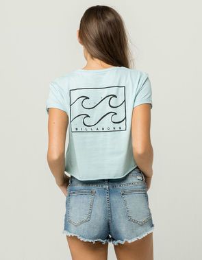 Billabong Outfits, Billabong Clothing, Wave Graphic, Fashion Makeover, Beachy Outfits, Surfer Girl Style, Style Makeover, Surf Life, Surf Outfit