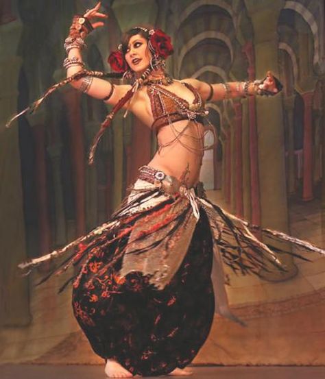 Rachel Brice, belly dancer. Love the skirt! Rachel Brice, Jitterbug, Belly Dancer, Body Reference Poses, Belly Dance Costume, Human Poses Reference, Foto Poses, We Are The World, Belly Dance Costumes