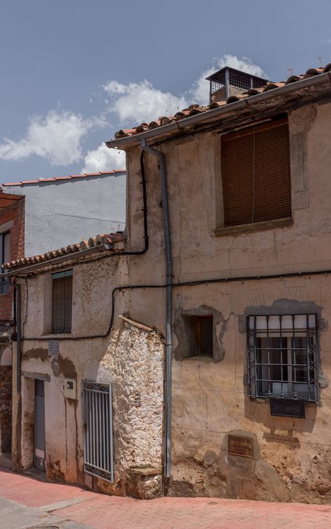 Spanish Village Aesthetic, Old Spanish Aesthetic, Spanish Villages, Spanish Countryside, Florida Project, Spanish Village, Somewhere In Northern Italy 1983, Spain House, Mountain Vibes