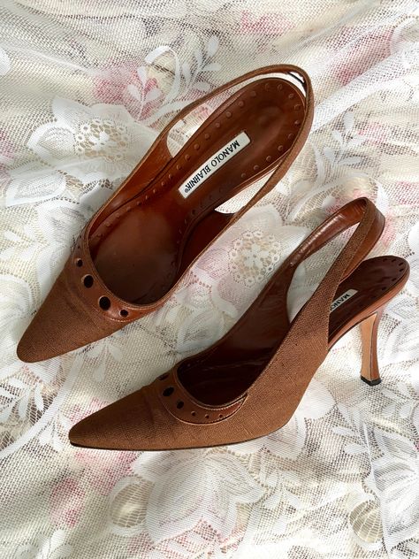 Vintage Manolo Blahnik, Manolo Blahnik Slingback, Manolo Blahnik Shoes, 2000s Vintage, 90s 2000s, Slingback Pump, Gorgeous Design, Manolo Blahnik, Pumps