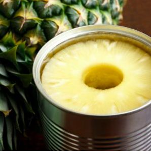 Here's the lowdown with everything you need to know about canned foods! Recipes With Canned Fruit, Survival Recipes, Eating Pineapple, Food Entertaining Ideas, Potassium Foods, Canned Juice, Canned Fruits, Kitchen Tricks, Canned Fruit