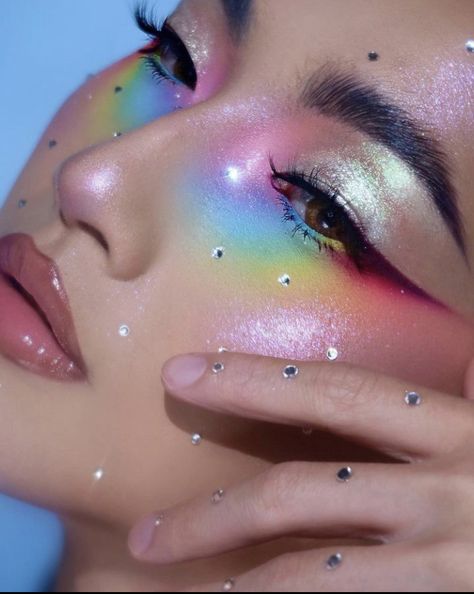 Galaxy Eyeshadow, Becoming A Makeup Artist, Translucent Setting Powder, Galaxy Makeup, Plouise Makeup, Makeup Pictorial, Luminous Foundation, Photoshoot Style, Inspo Makeup