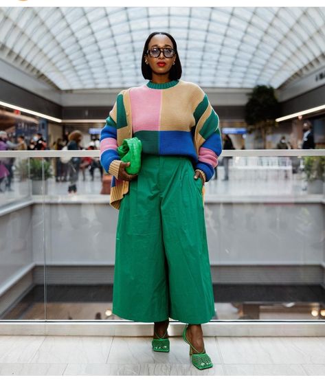 Colourful Quirky Fashion, Color Blocking Street Style, Quirky Chic Style, Quirky Street Style, Quirky Style Women, Eclectic Professional Style, Eclectic Personal Style, Eclectic Fashion Plus Size, Eclectic Chic Outfits