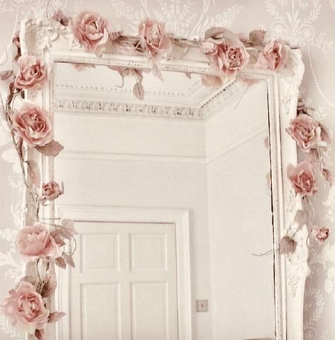 Pink roses and a white scalloped mirror White Scalloped Mirror, Pink Vintage Bedroom, Light Pink Rooms, Coastal Room Decor, Rose Bedroom, Scalloped Mirror, Kitchen Tour, Rosé Theme, White Room Decor