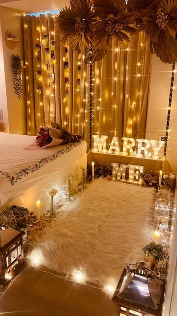 Indoor Proposal Ideas Living Rooms, Proposal Set Up Ideas At Home, Intimate Proposal Ideas At Home, Engagement Setup At Home, Cozy Proposal, Proposal Setups, Indoor Proposal Ideas, Home Proposal Ideas, Engagement Decorations At Home