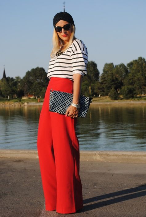 Work Palazzo Pants for Summer http://ashtynsfashions.wordpress.com/2013/07/06/how-to-work-palazzo-pants/ How To Style Palazzo Pants Casual, Red Palazzo Pants Outfit, Palazzo Pants Diy, Red Palazzo Pants, Red Pants Outfit, Wide Leg Outfit, Red Wide Leg Pants, Diy Pants, Wide Leg Pants Outfit