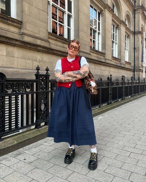 Who’s ready for autumn layering? I can’t deal with sweating under my vests anymore 😅 Sweatvest Outfit, Outfit Inspo Sweater Vest, Layering Sleeveless Dress, Layered Outfits Plus Size, Red Knit Vest Outfit, Layered Fashion Street Style, Layered Autumn Outfits, Autumn Layering Outfit Ideas, Layered Tops Outfits Long Sleeve