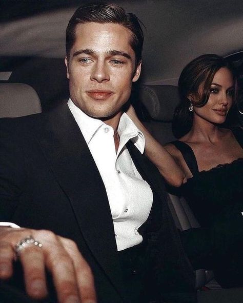 Rich Forever, Brad And Angelina, Mr And Mrs Smith, Brad Pitt And Angelina Jolie, Jolie Pitt, Hollywood Couples, Selfie Poses Instagram, Famous Couples, Movie Couples