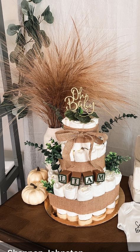 Farmhouse Baby Shower Ideas, Boho Diaper Cake Boy, Boho Diaper Cake Girl, Boho Diaper Cake, Woodland Theme Diaper Cake, Gender Neutral Diaper Cake, Safari Theme Diaper Cake, Fancy Baby Shower, Baby Shower Baskets