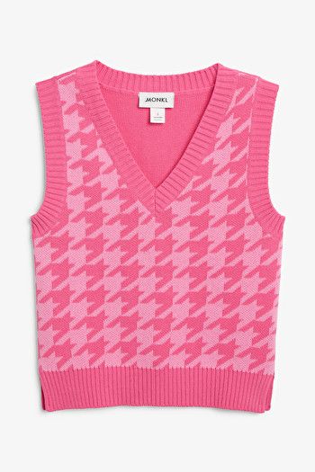 Barbenheimer Outfit, Pink Knit Vest, Wolf Costumes, Pink Sweater Vest, Pink Picnic, Pink Houndstooth, Knitted Vests, Monster High Draculaura, Blush Pink Sweater