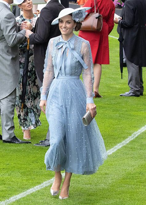 Royal Style Watch Ascot special: Kate Middleton, Princess Beatrice, Lady Gabriella Windsor and more stunning outfits | HELLO! Kate Middleton Ascot Outfits, Ascot Races Outfits, Royal Garden Party Outfit, Royal Ascot Outfits Women, Kate Middleton Ascot, Royal Family Dress, Raceday Fashion, Ladies Day At The Races Outfit, Royal Ascot Outfit