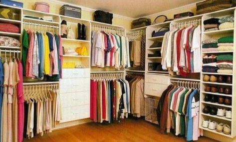 Family Closet Laundry Room, Small Home Storage, Closet Laundry Room, Family Closet, Room Storage Diy, Dressing Design, Family Clothes, Organized Closet, Closet Laundry