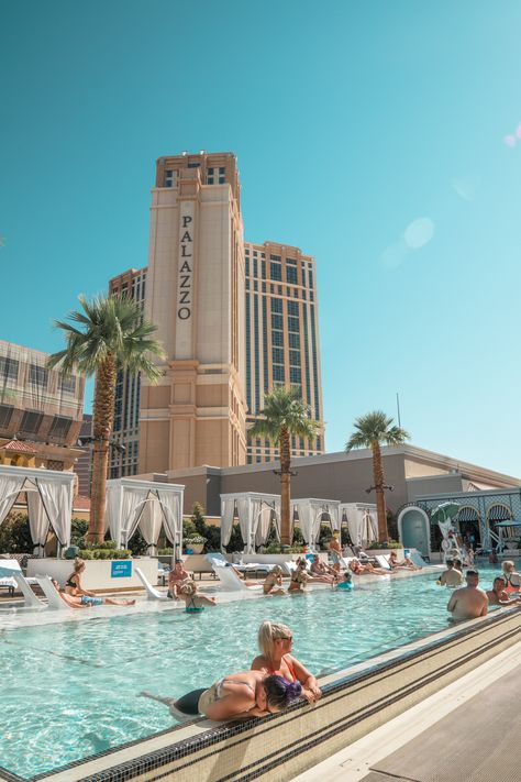 The view of the Palazzo Hotel from the Venetian Pool Palazzo Hotel Las Vegas, Venetian Hotel Las Vegas, The Palazzo Las Vegas, Vegas Vibes, Las Vegas Pool, Venetian Hotel, Vegas Hotel, Royal Hotel, The Venetian