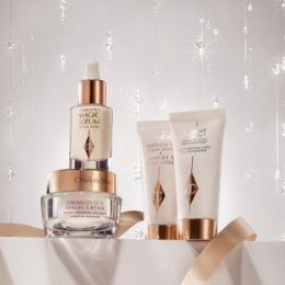 Charlotte Tilbury Product Photography, Holiday Product Photography, Christmas Product Photography, Charlotte Tilbury Magic Cream, Gold Skincare, Holiday Skincare, Women In Dubai, Thick Moisturizer, Magic Cream