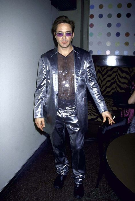 Y2K Aesthetic - Album on Imgur 90s Fashion Icons, Satin Suit, Eccentric Style, Aesthetic Outfits Men, Iconic Moments, Y2k Party, 90s Outfit, Downey Junior, Robert Downey