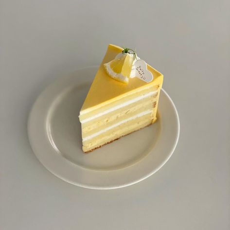 Yellow Foods, Think Food, Orange Aesthetic, Orange Recipes, Piece Of Cake, Cute Desserts, Yellow Aesthetic, Puddings, Mellow Yellow