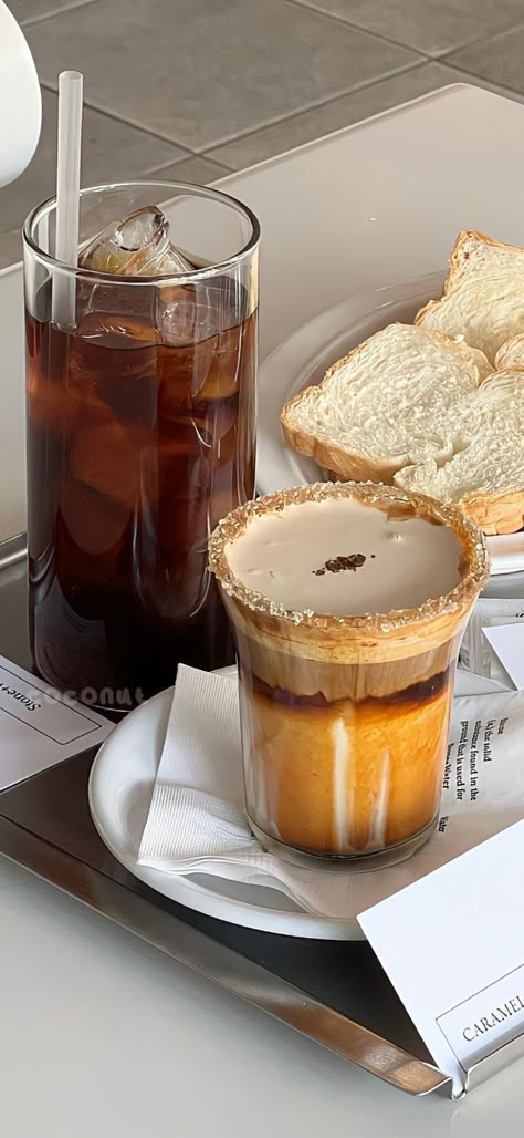 Cafe Food Ideas Coffee Shop, Coffee Shop Instagram Story, Coffee Obsession, Long Drink, Coffee Aesthetic, Coffee Corner, Coffee Cafe, Food Obsession, Cafe Food