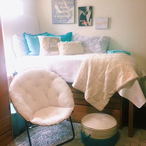 Dorm room white teal , blue, gold , comfy dorm room, college bed College Bedroom Decor, Beautiful Dorm Room, Dorm Sweet Dorm, College Bedroom, College Dorm Room Decor, Dorm Room Designs, Dorm Room Organization, Cute Dorm Rooms, Dorm Room Inspiration