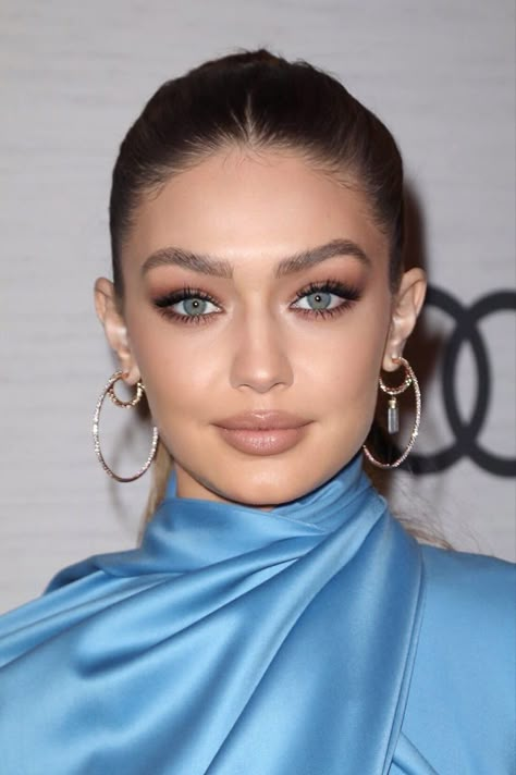 Gigi Hadid Makeup Looks, Gigi Hadid Makeup Natural, Makeup Looks Gigi Hadid, Gigi Hadid Eye Makeup, Gigi Makeup, Gigi Hadid Eyeshadow, Gigi Hadid Makeup, Gigi Hadid Blue Makeup, Eye Makeup Images