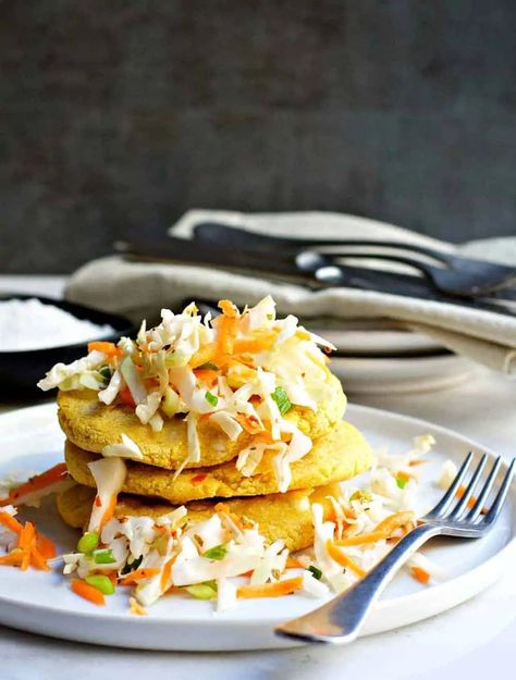 Have you ever wondered how to make Pupusas at home? With this recipe and step by step video instructions you'll see how simple they are to make! Top them with Curtido (spicy slaw) and you'll have a delicious traditional meal inspired by El Salvador to enjoy! Cheese Pupusas, Pupusas Recipe, Pupusa Recipe, Spicy Slaw, Guatemalan Recipes, Corn Cakes, Appetizers Recipes, Easy Summer Meals, Salad Ideas