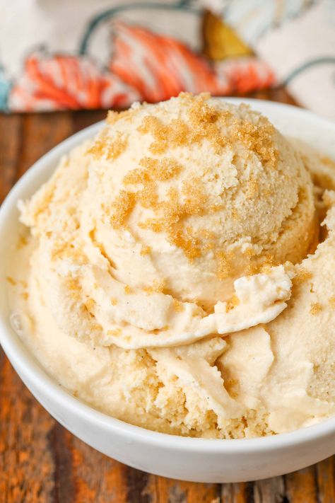 Brown Sugar Homemade, Brown Sugar Ice Cream, Cinnamon Ice Cream Recipe, Kitchen Aid Ice Cream Recipes, Kitchen Aid Ice Cream, Best Ice Cream Maker, Ice Cream Recipes Machine, Cinnamon Ice Cream, Brown Sugar Recipes