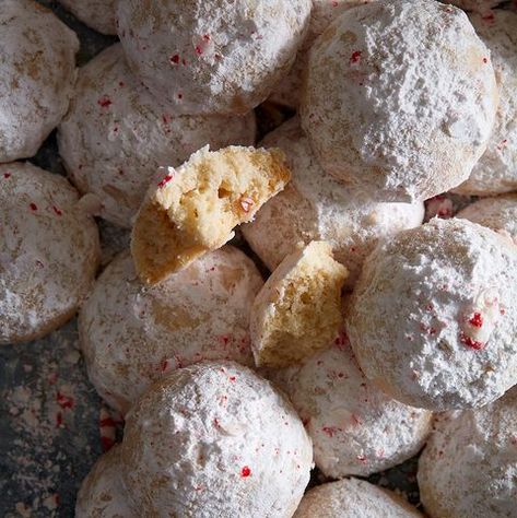 Tiramisu Cookies, Unique Christmas Cookies, Snowball Cookie Recipe, Sesame Cookies, Tahini Cookies, Mexican Wedding Cookies, Cookie Recipes Unique, Snowball Cookies, Winter Treats