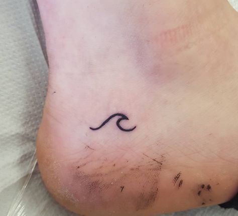 Wave Stick And Poke, Stick Figure Tattoo, Wave Tattoos, Stick And Poke Tattoo, Nurse Tattoo, Wave Tattoo, Stick N Poke, Stick N Poke Tattoo, Thigh Tattoos Women