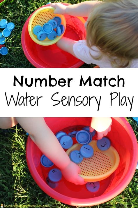 Head outside with this fun water sensory activity that practices number… Math Water Activities Preschool, Sensory Number Activities, Water Activities Preschool, Sentra Persiapan, Water Sensory Play, Preschool Outdoor Activities, Kids Math Activities, Math Activities For Toddlers, Water Play Preschool